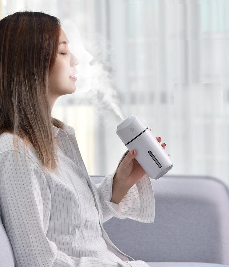 In-car Atmosphere Wireless Charging Car Humidifier - Image 3